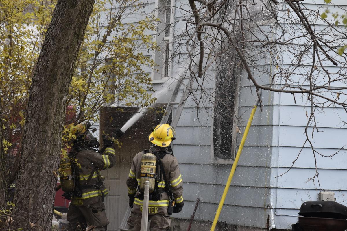 Family escapes Saturday morning house fire in Waterloo