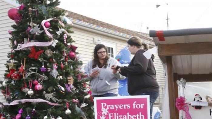 Evansdale Couple Puts Up More Christmas Trees To Remember Cousins The Hunt For Lyric And Elizabeth Wcfcourier Com