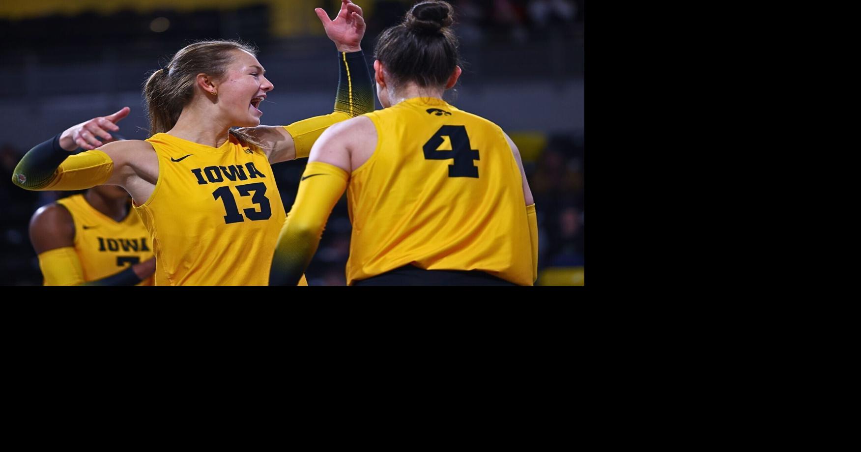 Who stood out for Hawkeyes in Iowa volleyball's 3-0 start to 2026