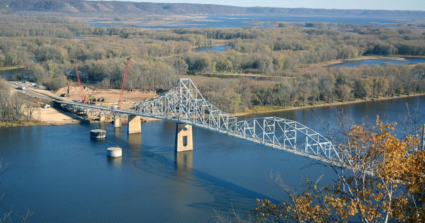 Black Hawk Bridge rebuild reactions from Lansing - Vimarsana News