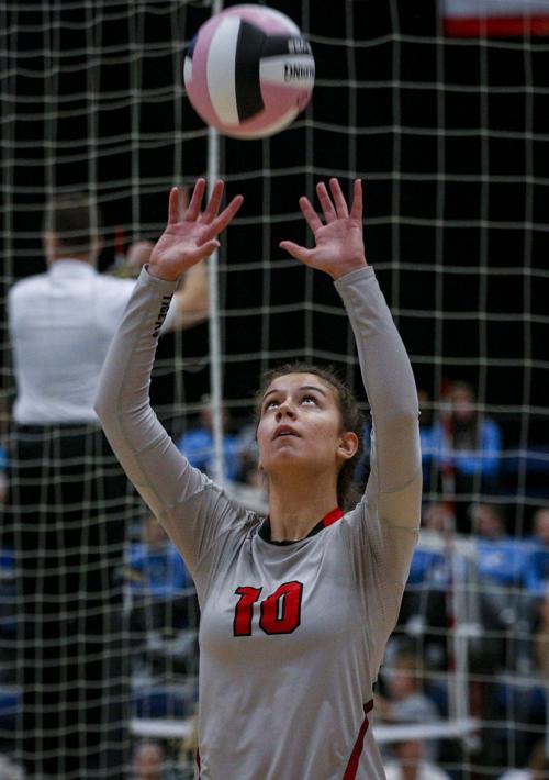 111016TH-Cedar-Falls-vball-3