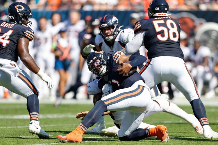 Chicago Bears blow a 21-point lead for their 14th straight loss — despite  Justin Fields' career-best day