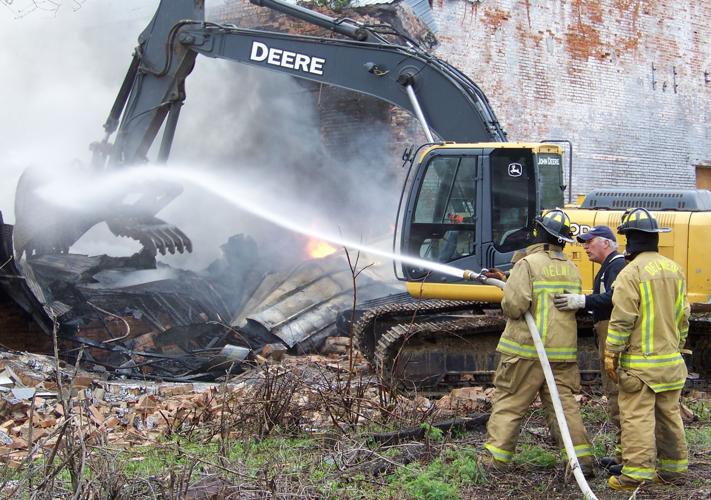 VIDEO Officials look for cause in Oelwein fire