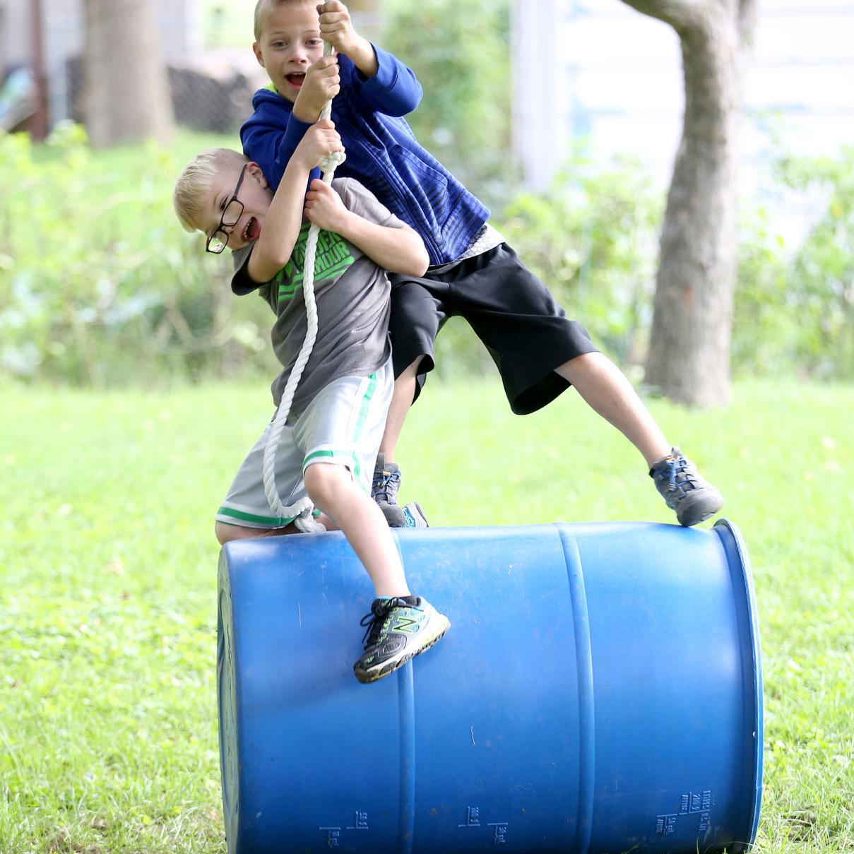 Backyard Ninja Kids Cedar Falls Family Climbs Runs And Jumps To Youtube Popularity Lifestyles Wcfcourier Com