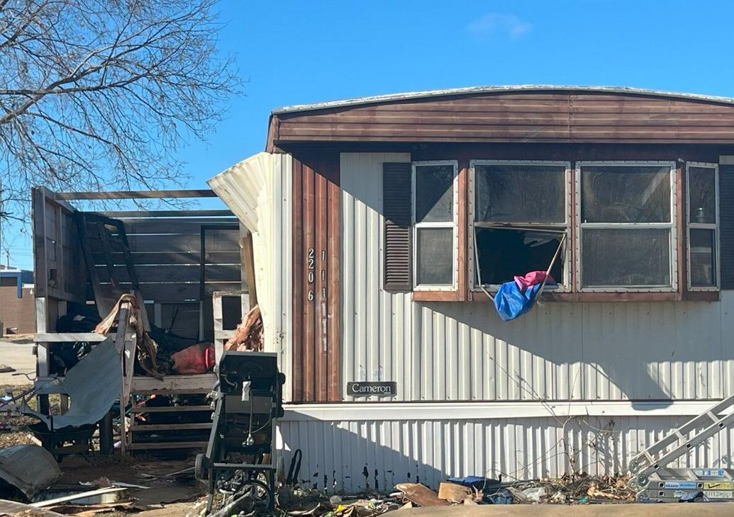 One injured in Cedar Falls mobile home fire Friday night