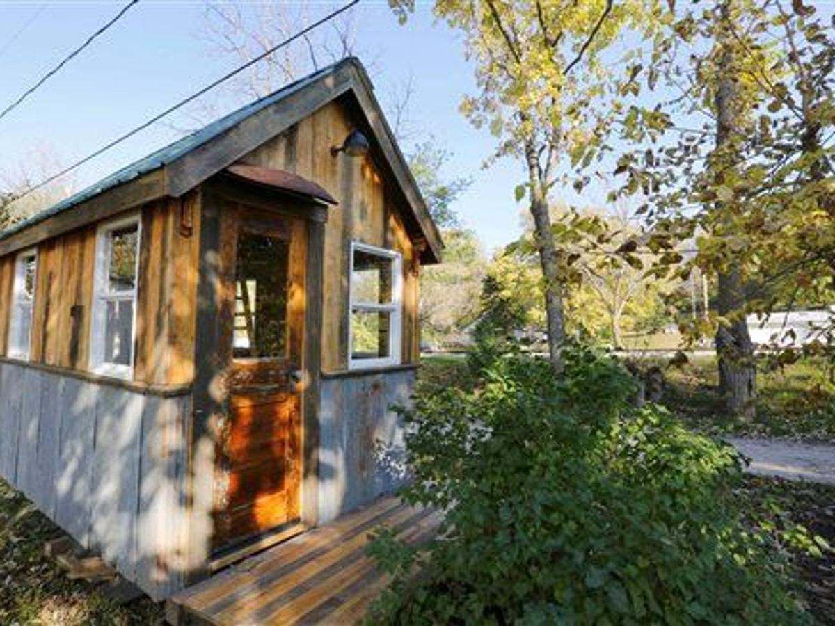 Iowa Man Builds 100 Square Foot Home Local News Wcfcourier Com