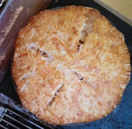 Rhymes with pie Fruit, cheese pairing inside a crust