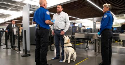 Vets flying with service dogs face challenges Vets flying with service dogs face challenges