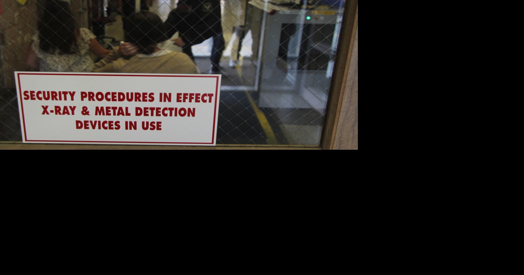 Black Hawk County keeps courthouse gun ban