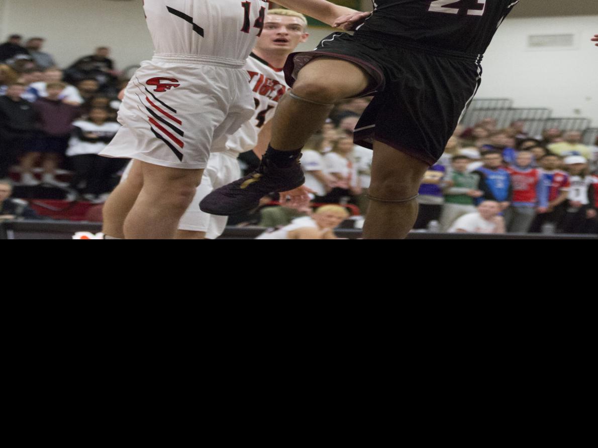 Prep Boys Basketball West Tops Defending Champ Cedar Falls In