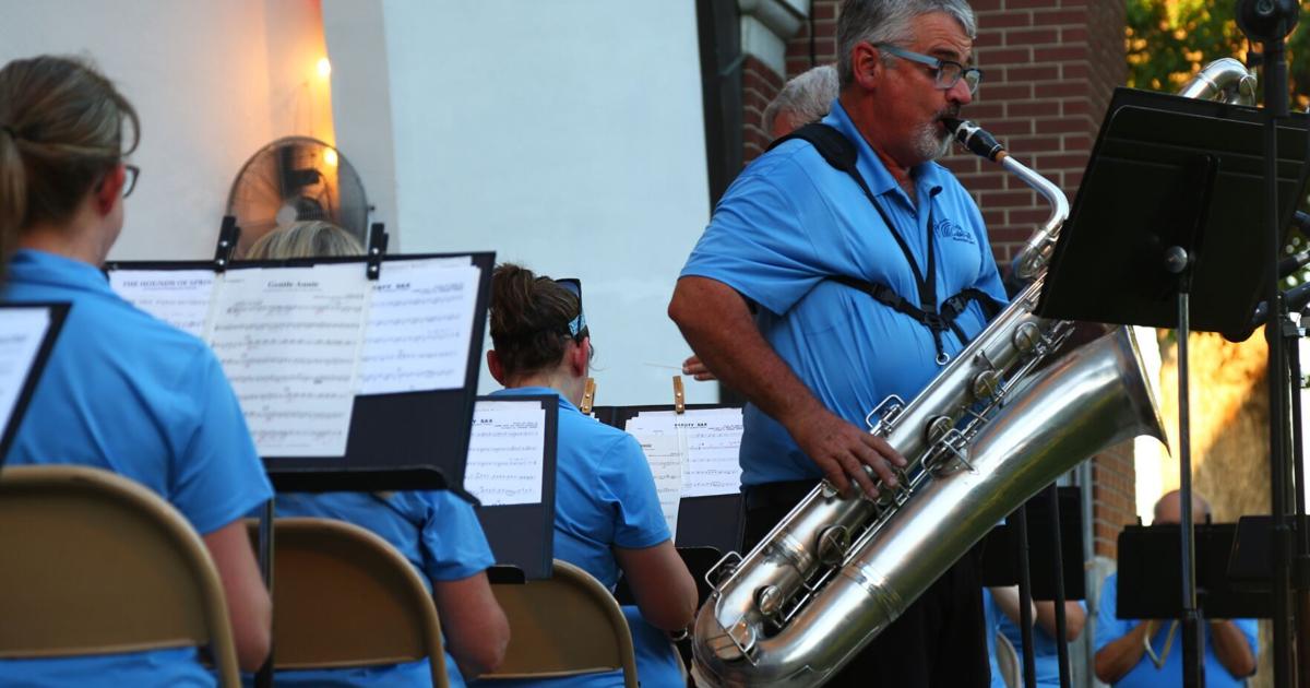Rare saxophone played during concert in Cedar Falls for the first time in decades