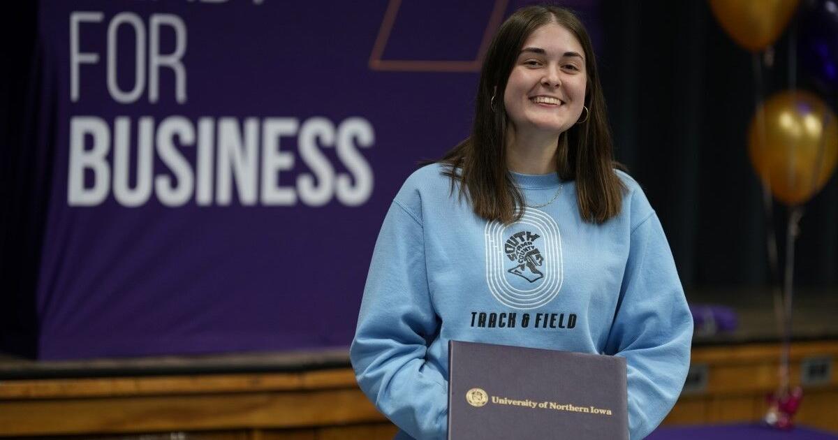 Tama County senior receives full ride to UNI - Vimarsana News