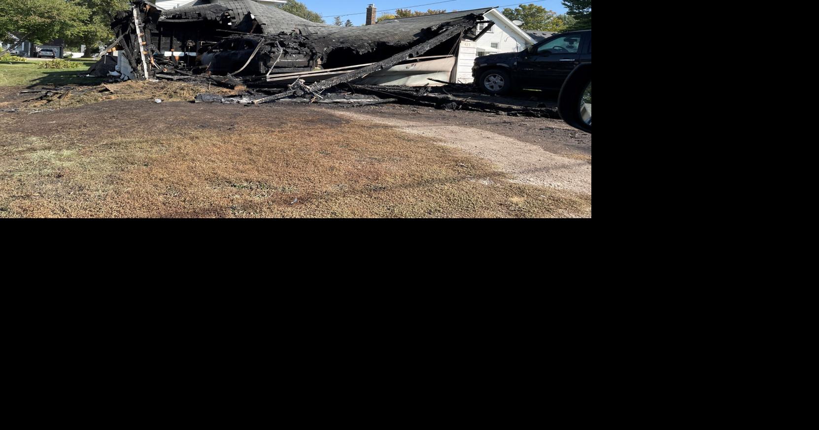 Fire destroys garage, damages vehicles in Waterloo