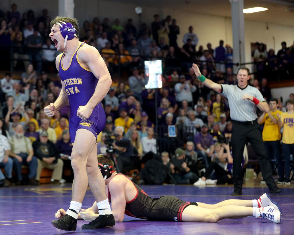 Knights Peacocks Welcome National Duals Test Wrestling Wcfcourier Com