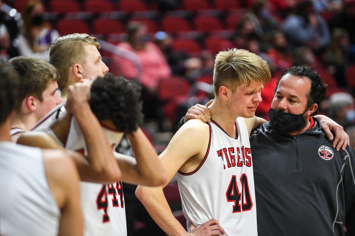 031121-qc-spt-boys-state-hoops-cedarfalls-028