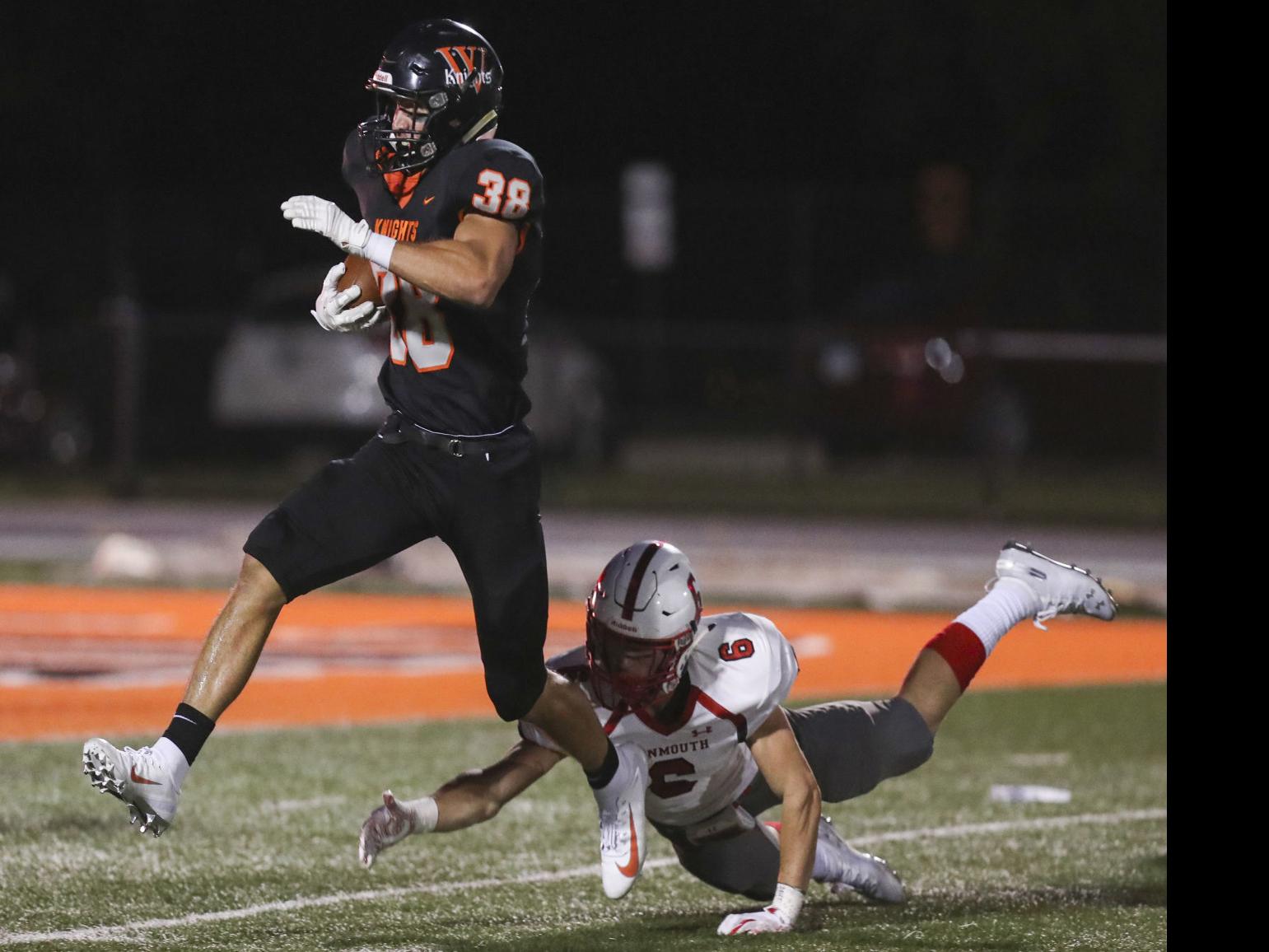 College Football Wartburg Rolls Past Monmouth 38 9 Football