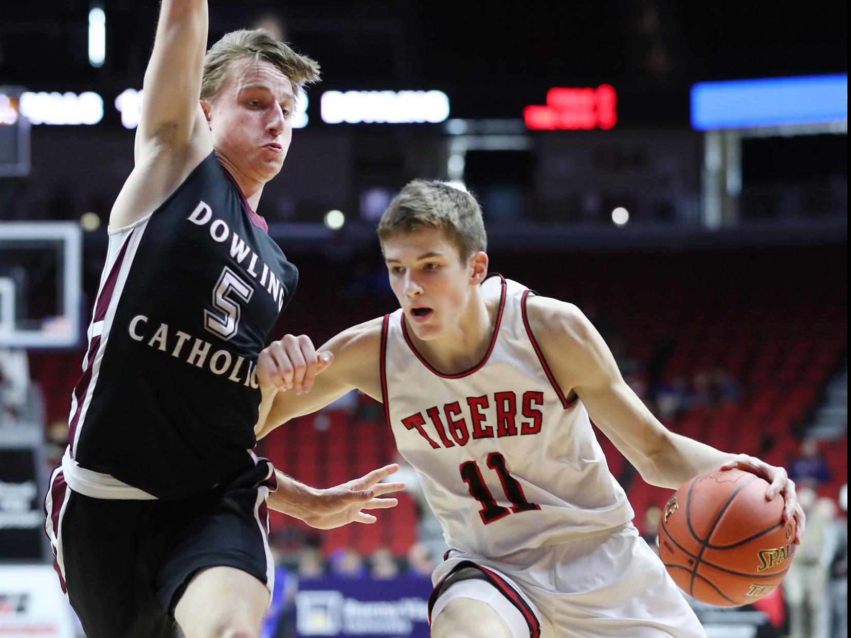 Cedar Falls Embraces The Moment Advances Past Dowling