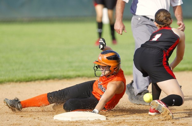 Prep softball: East sweeps Linn-Mar