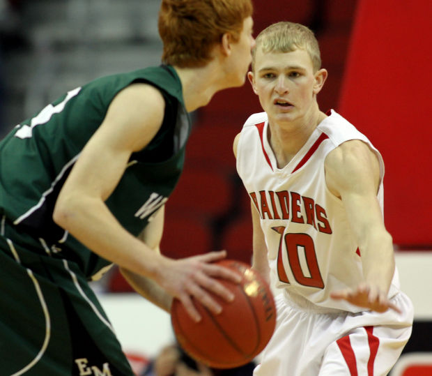 Boys' state basketball Dunkerton charges past East Mills in 1A