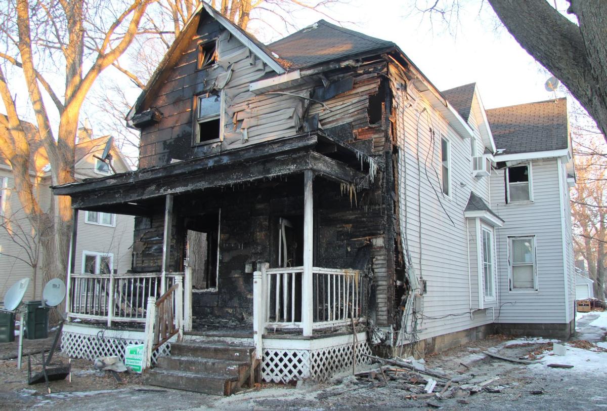 Update Two Injured In Overnight House Fire In Waterloo