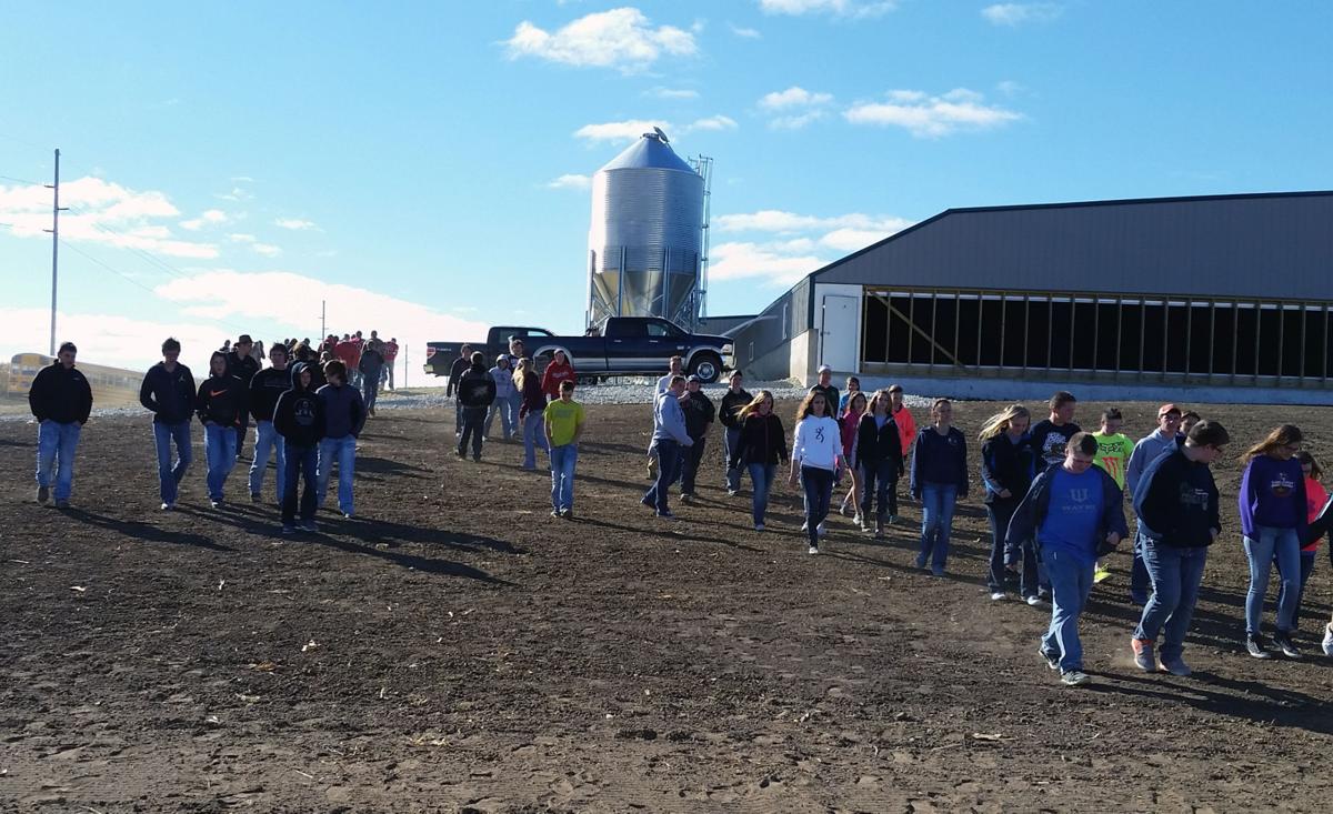 More Than 500 Tour New Hog Finishing Barn During Open House Business more-than-500-tour-new-hog-finishing-barn-during-open-house-business