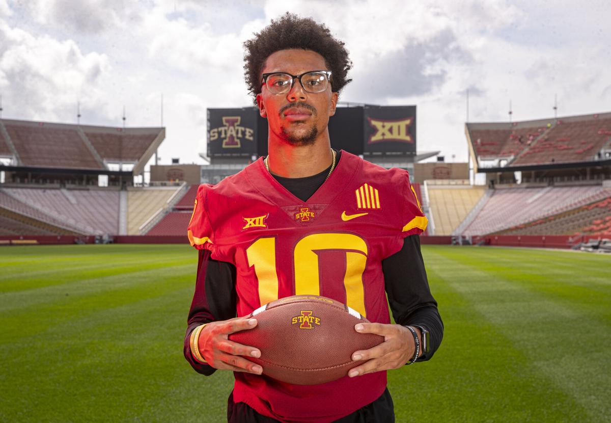 A chemistry class in the Iowa State quarterback room - The Athletic