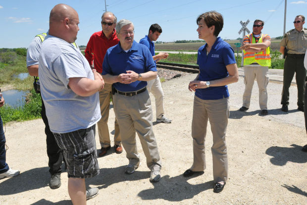 Branstad tours New Hartford