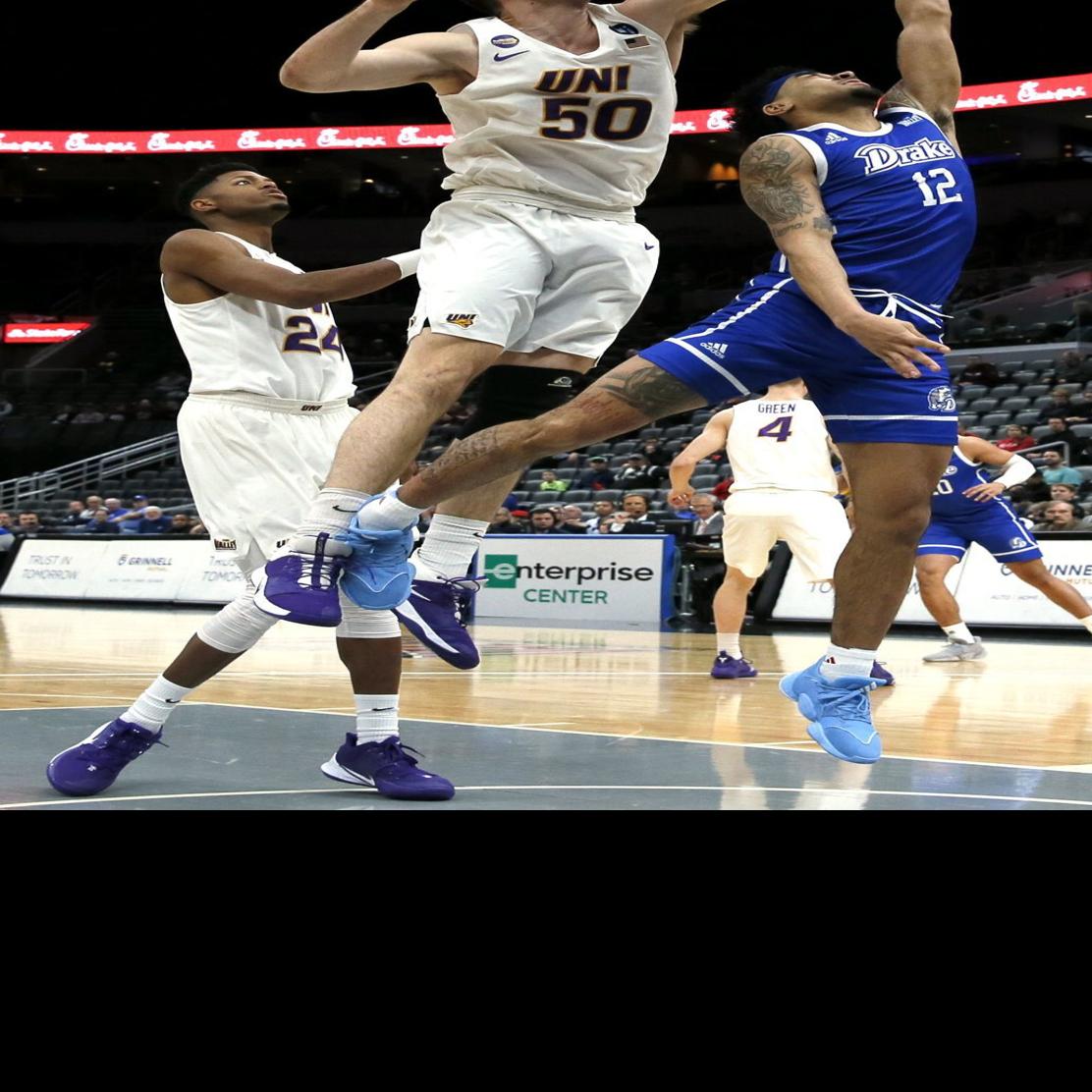 No 8 Seed Drake Stuns Mvc Champion Uni Men S Basketball
