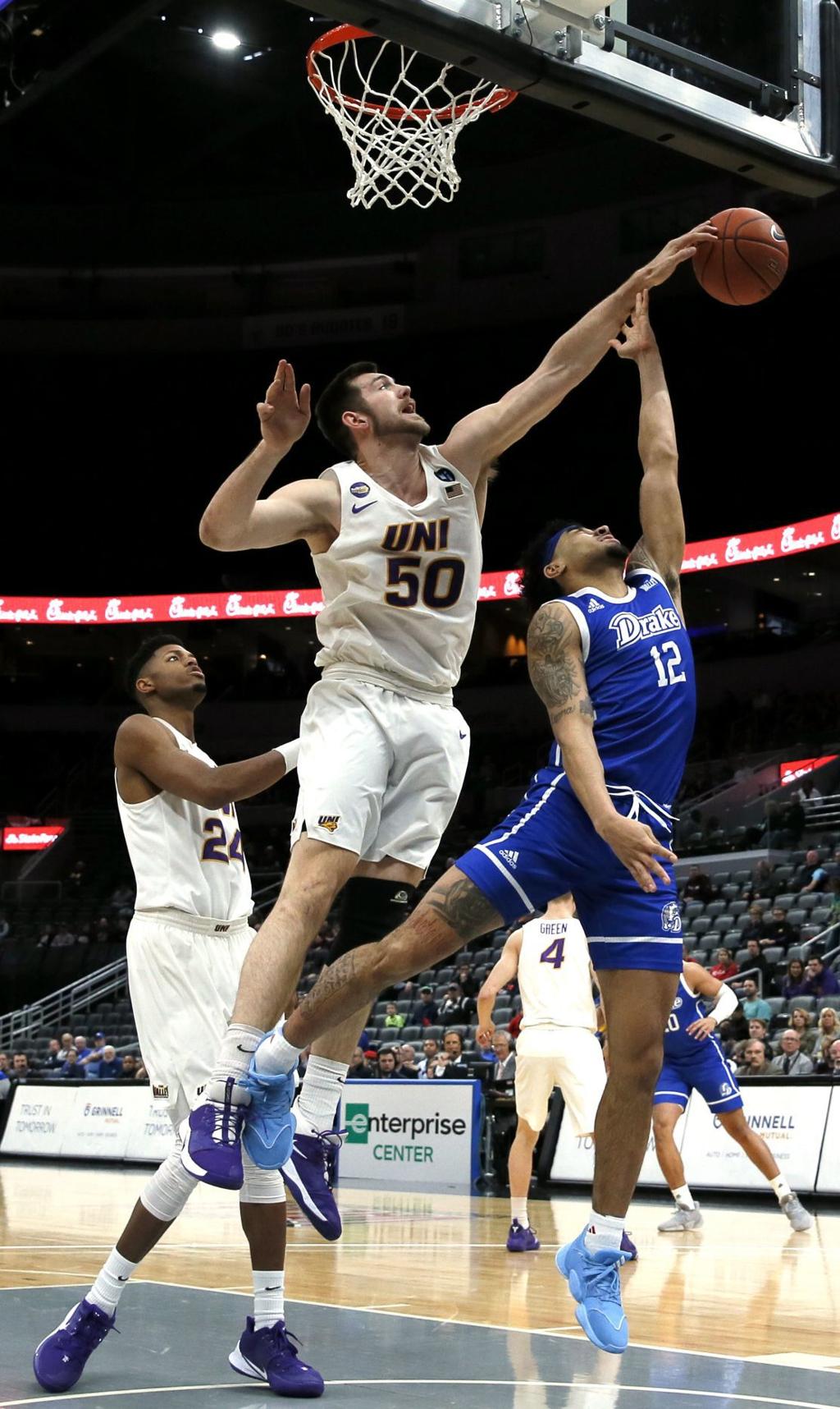 No 8 Seed Drake Stuns Mvc Champion Uni Men S Basketball
