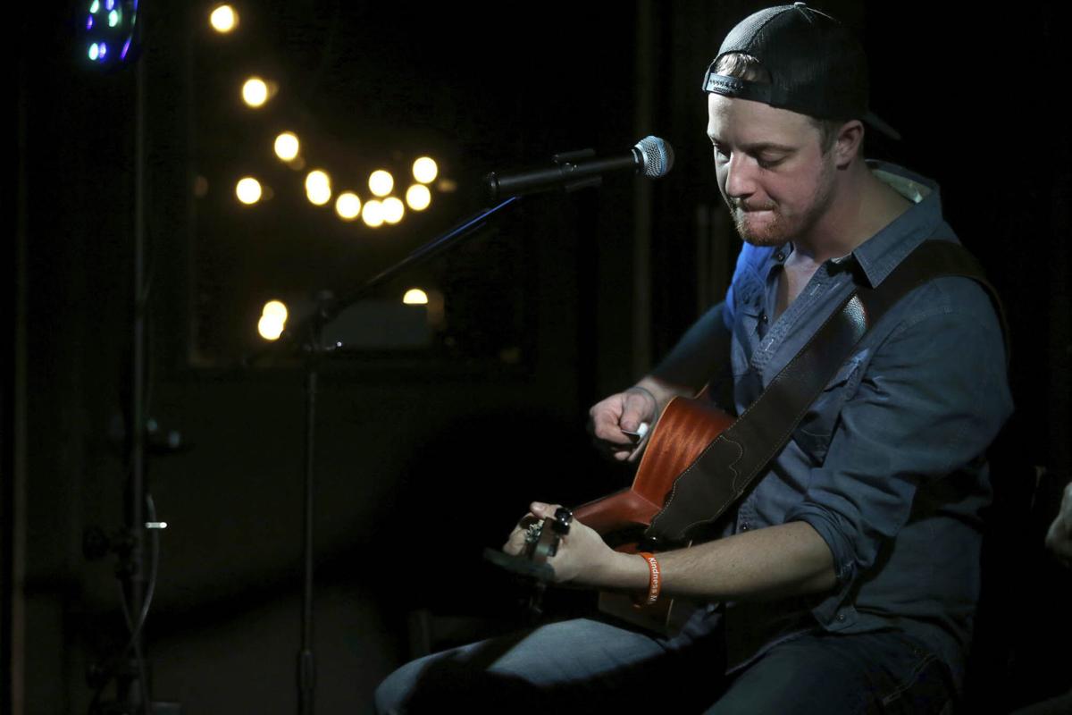 Music Draws People To Lake Delhi Bar On Wintry Days Business Local News Wcfcourier Com I love the singing man, during the chorus of mom and dad. music draws people to lake delhi bar on