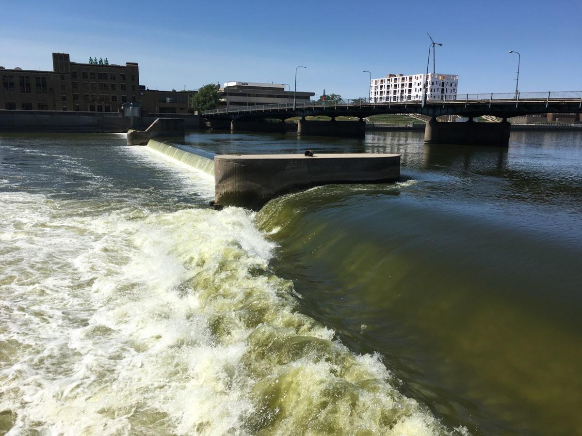 Waterloo S Leaky Rubber Dam Is Fixed Political News Wcfcourier Com