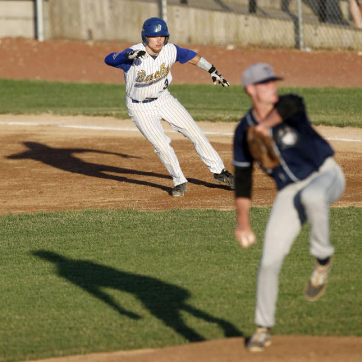Bucks Gain Ground With 10 Inning Victory Baseball Wcfcourier Com