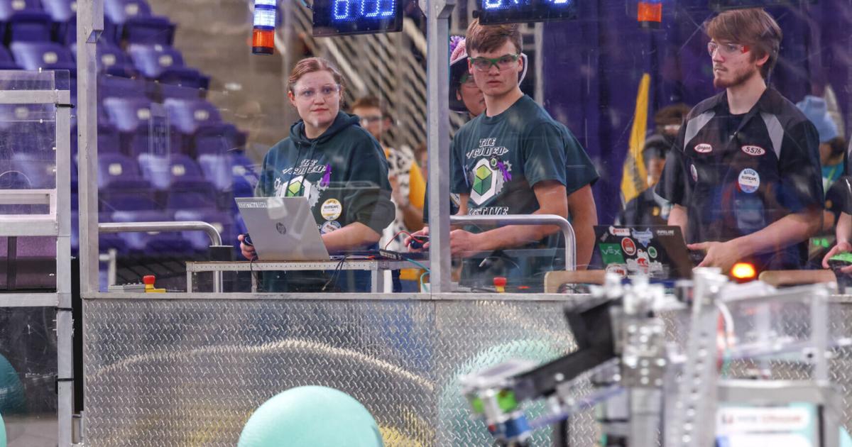 Robotics Comp FIRST Robotics Competition takes place March 26-28