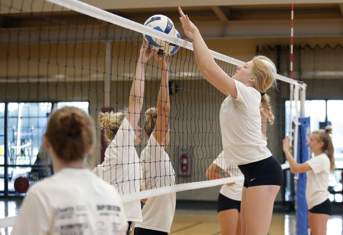 College volleyball: New HCC team hopes to make smashing debut (PHOTOS ...