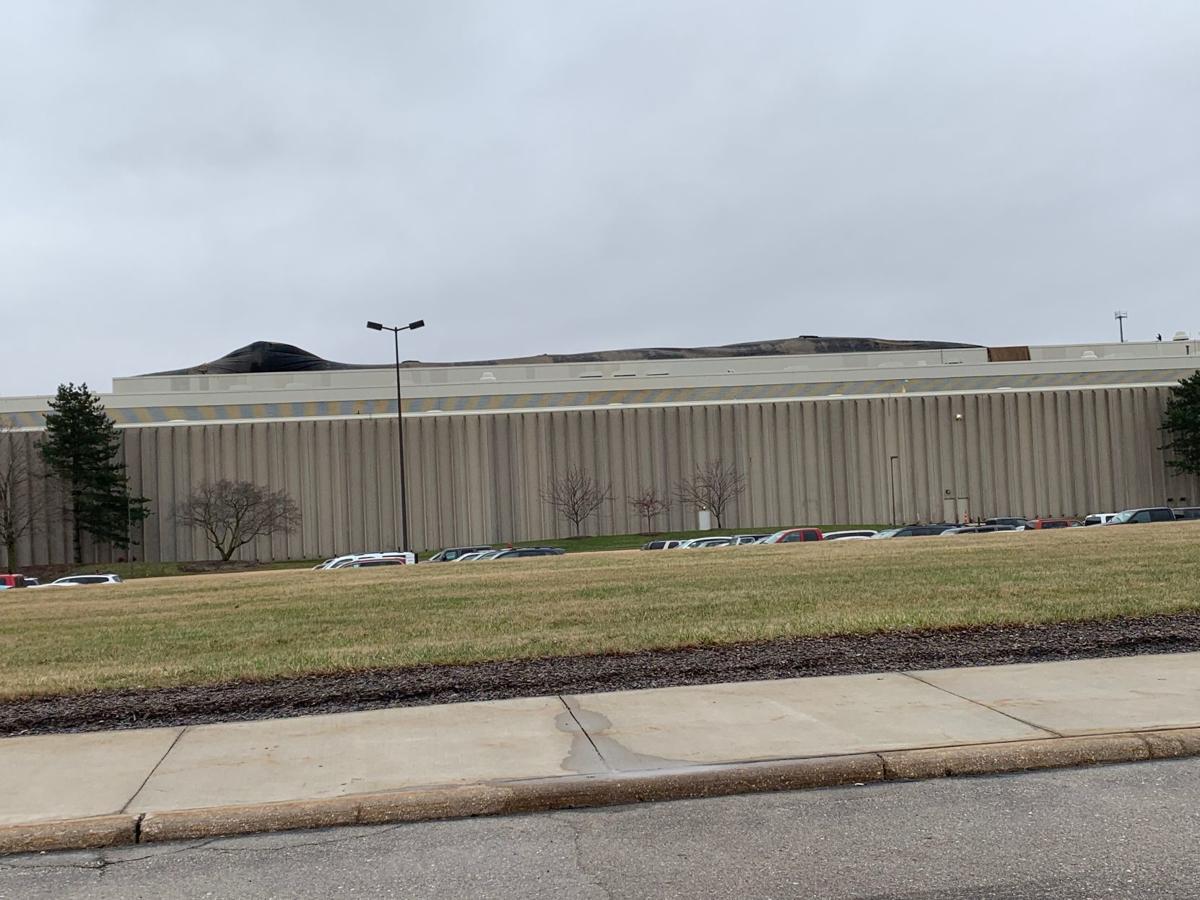 Roof Blows Free At Deere Tractor Plant In Waterloo Shifts