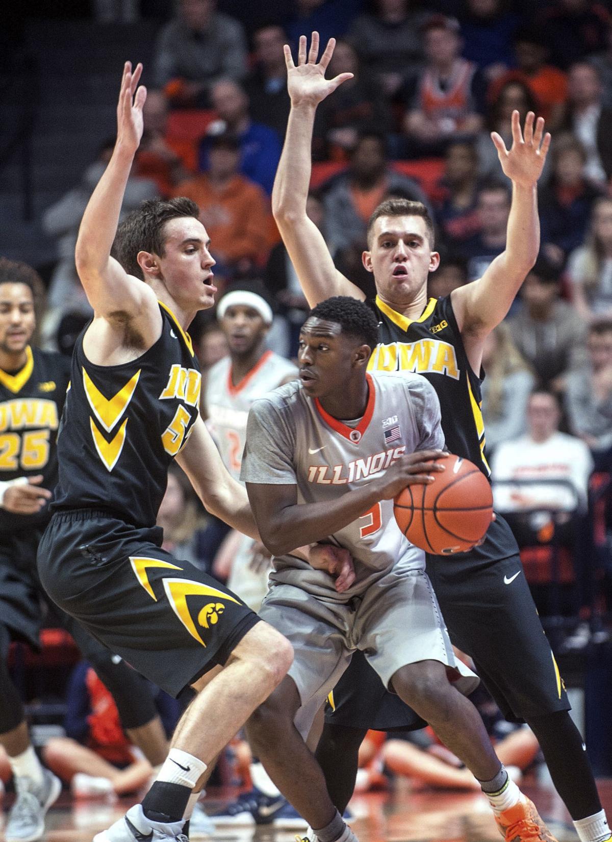 College Basketball Illinois Sinks Iowa 76 64 Basketball