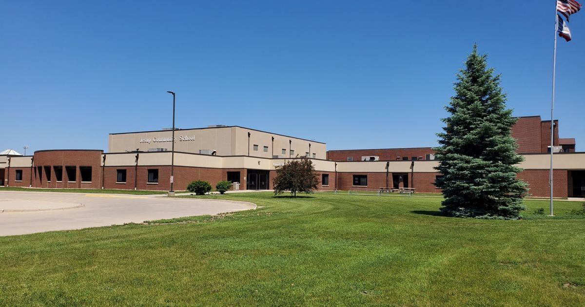Jesup school board on track to interview superintendent candidates in