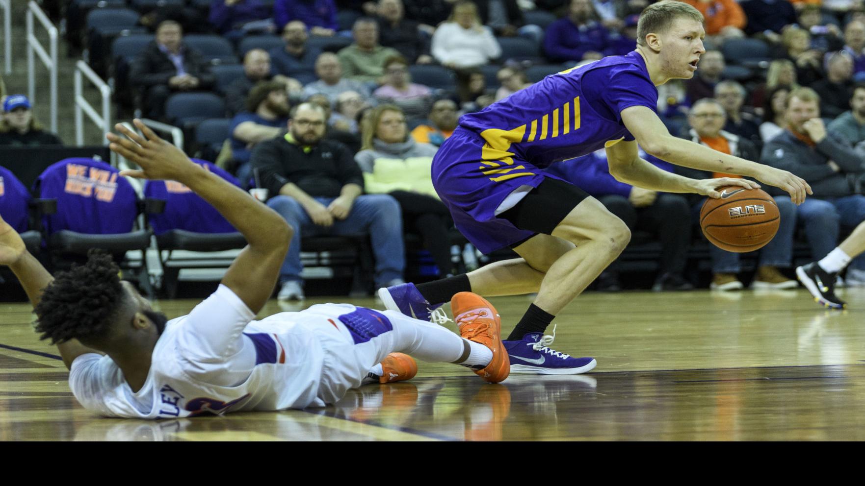 College Men S Basketball Uni Levels League Record At Evansville
