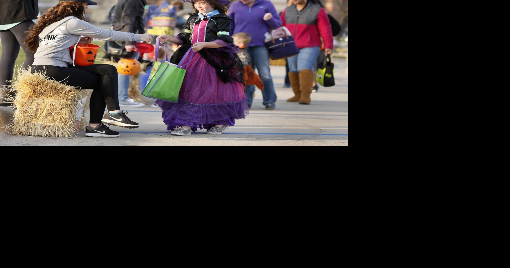 Waterloo, Cedar Falls Trick or Treat events attract swarms of children