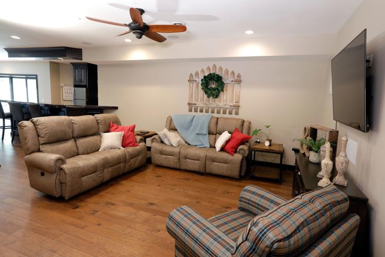 061418mp-GALLERY-OF-HOME-25.JPG
