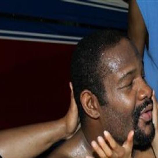 Riddick Bowe Proves Big Flop In Thai Kickboxing Sports Wcfcourier Com