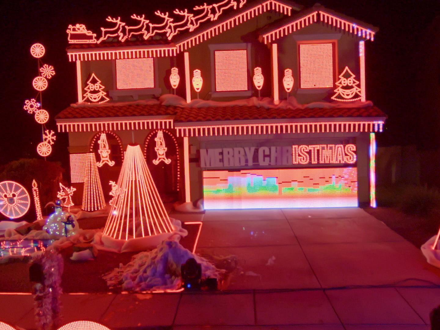 The Secrets To Winning The Great Christmas Light Fight Television News Wcfcourier Com The Secrets To Winning The Great Christmas Light Fight Television News Wcfcourier Com