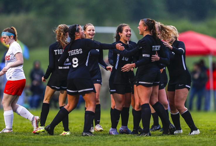 Soccer Cedar Falls vs. Prairie 9