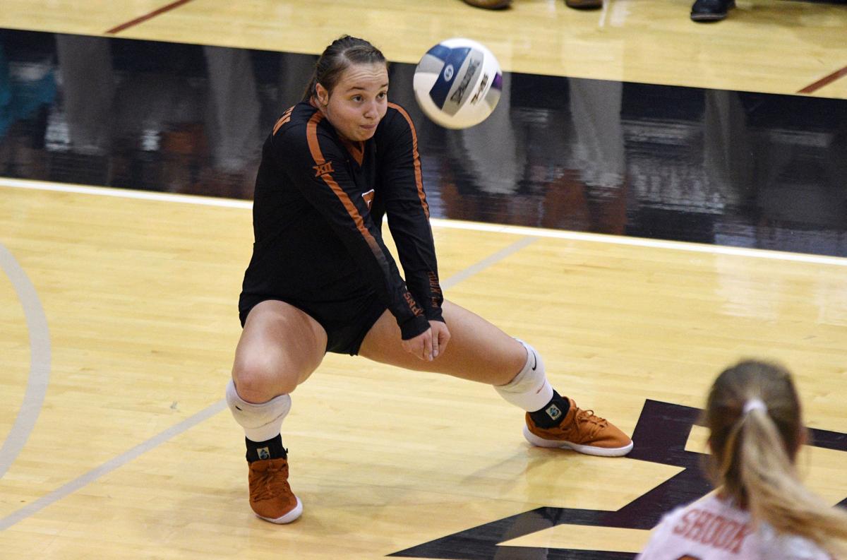 College Volleyball Texas Libero Sydney Petersen To Face Sister Mom Volleyball Wcfcourier Com College Volleyball Texas Libero Sydney Petersen To Face Sister Mom Volleyball Wcfcourier Com