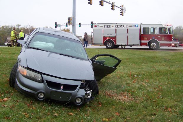 Two injured in Cedar Falls crash