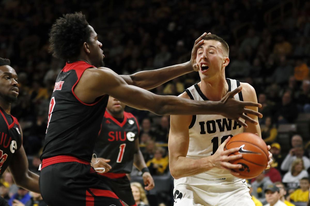 College Basketball Hawkeyes Smother Siu Edwardsville Basketball