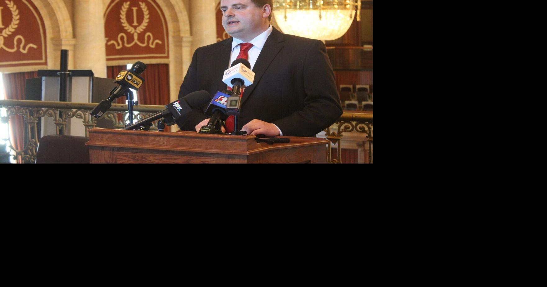 Bill aims to push Iowa lawmakers toward property tax deal