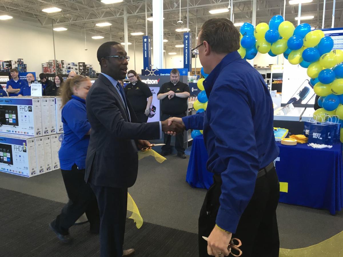 Best Buy In Waterloo Gets New Remodel In Time For Black Friday Business Local News Wcfcourier Com