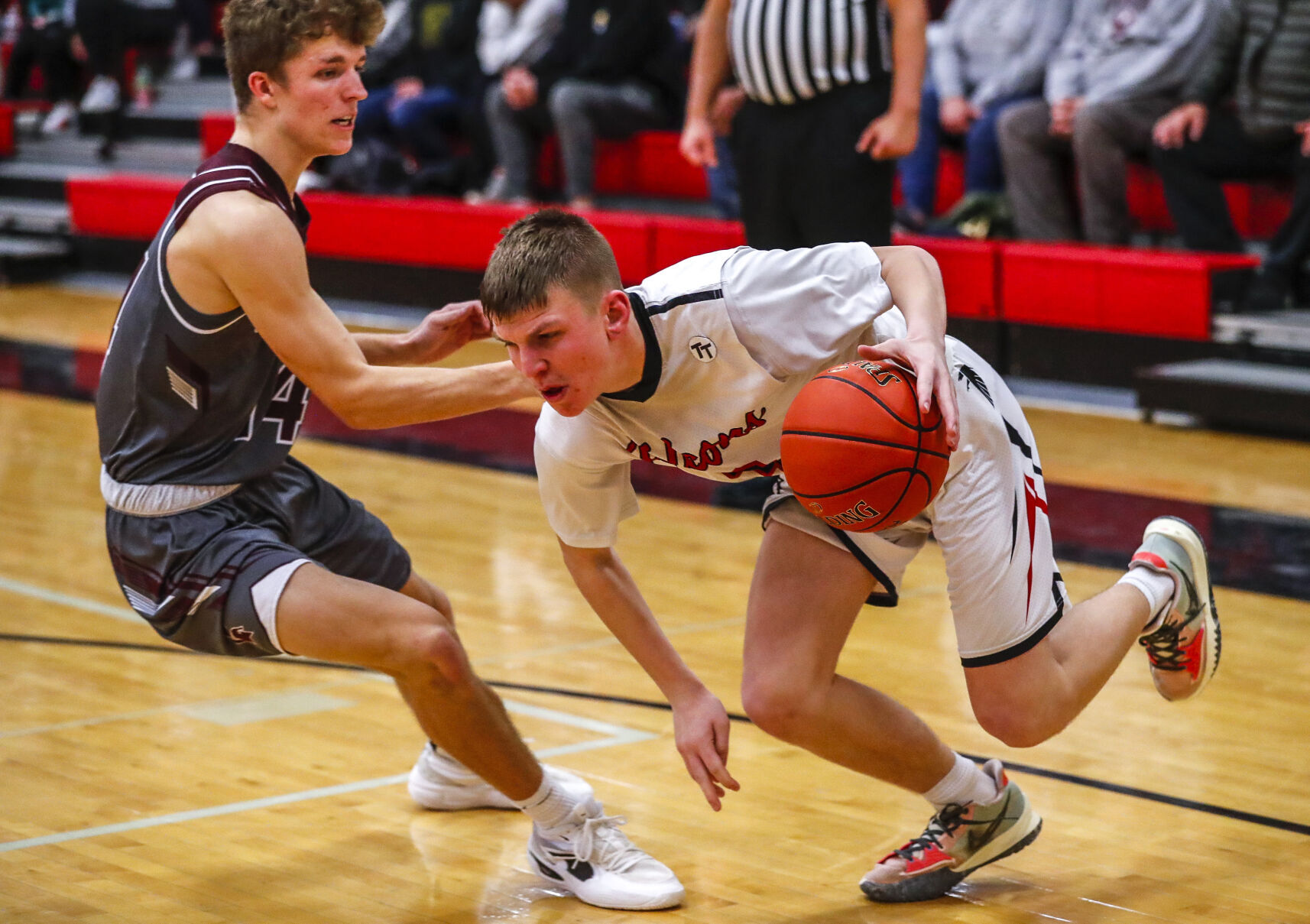 Aplington-Parkersburg Advances To Region Final, Beats Grundy Center