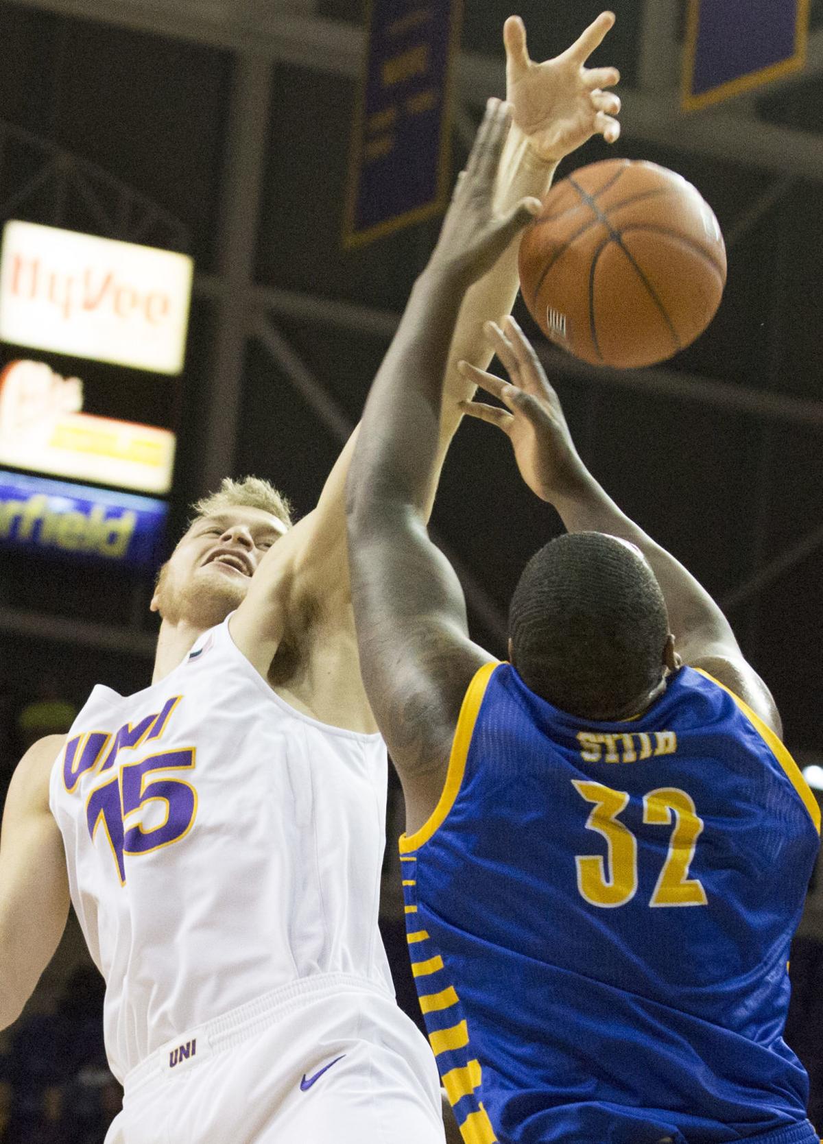 College Men S Basketball Uni Ices Bakersfield Men S Basketball Wcfcourier Com